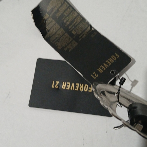 Forever 21 Black Belt size small NWT - Picture 5 of 7